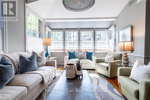 4189 Elberta Avenue, Niagara Falls (212 - Morrison), ON - Indoor Photo Showing Living Room