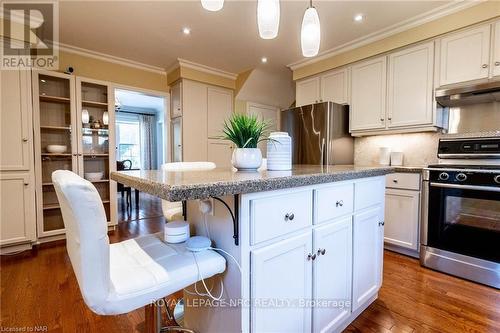 4189 Elberta Avenue, Niagara Falls (212 - Morrison), ON - Indoor Photo Showing Kitchen