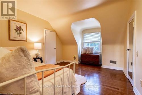 4189 Elberta Avenue, Niagara Falls (212 - Morrison), ON - Indoor Photo Showing Bedroom