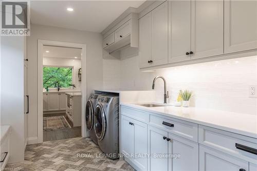 12 Scottdale Court, Pelham (662 - Fonthill), ON - Indoor Photo Showing Laundry Room