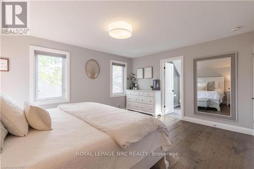 12 Scottdale Court, Pelham (662 - Fonthill), ON - Indoor Photo Showing Bedroom