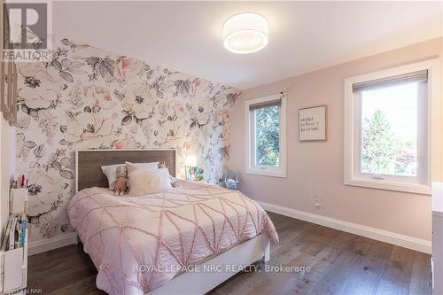 12 Scottdale Court, Pelham (662 - Fonthill), ON - Indoor Photo Showing Bedroom