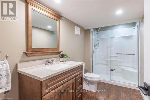 12 Scottdale Court, Pelham (662 - Fonthill), ON - Indoor Photo Showing Bathroom