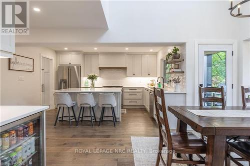 12 Scottdale Court, Pelham (662 - Fonthill), ON - Indoor Photo Showing Dining Room