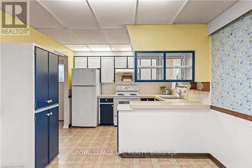 1467 Stevensville Road, Fort Erie (329 - Mulgrave), ON - Indoor Photo Showing Kitchen