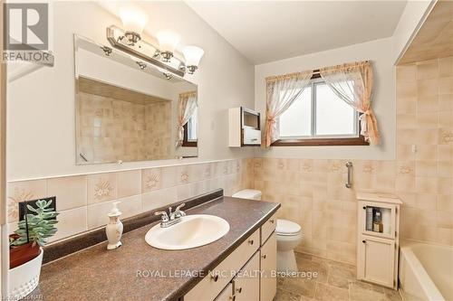 1467 Stevensville Road, Fort Erie (329 - Mulgrave), ON - Indoor Photo Showing Bathroom