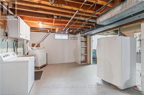 1467 Stevensville Road, Fort Erie (329 - Mulgrave), ON - Indoor Photo Showing Laundry Room