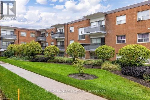 216 - 242 Oakdale Avenue, St. Catharines (456 - Oakdale), ON - Outdoor With Balcony With Facade