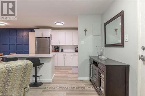 216 - 242 Oakdale Avenue, St. Catharines (456 - Oakdale), ON - Indoor Photo Showing Kitchen