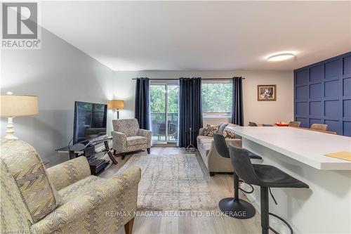 216 - 242 Oakdale Avenue, St. Catharines (456 - Oakdale), ON - Indoor Photo Showing Living Room