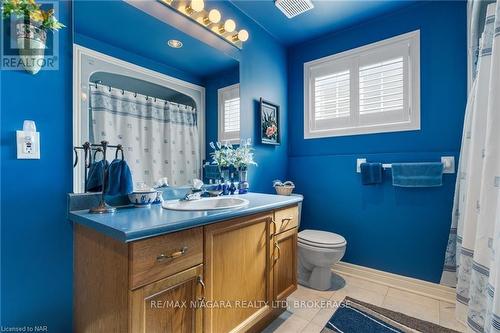 31 Crysler Crescent, Thorold (558 - Confederation Heights), ON - Indoor Photo Showing Bathroom