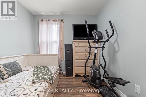 2474 Stevensville Road, Fort Erie (328 - Stevensville), ON - Indoor Photo Showing Bedroom