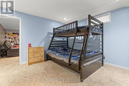 2474 Stevensville Road, Fort Erie (328 - Stevensville), ON - Indoor Photo Showing Bedroom