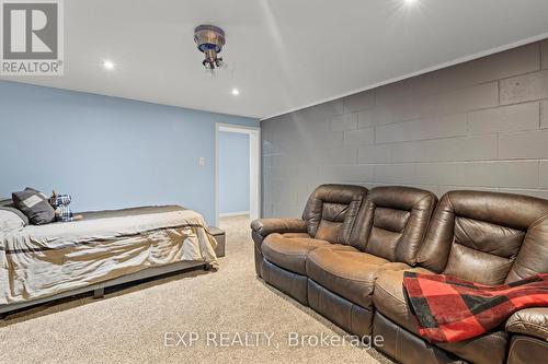 2474 Stevensville Road, Fort Erie (328 - Stevensville), ON - Indoor Photo Showing Bedroom