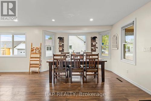 2474 Stevensville Road, Fort Erie (328 - Stevensville), ON - Indoor Photo Showing Dining Room