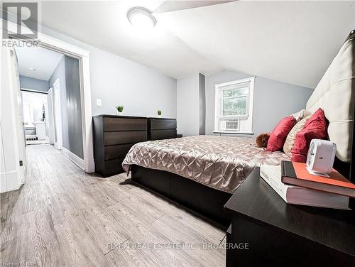 55 ½ Welland Avenue, St. Catharines (451 - Downtown), ON - Indoor Photo Showing Bedroom