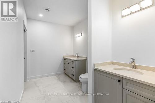 101 - 535 Isaac Street, South Bruce Peninsula, ON - Indoor Photo Showing Bathroom