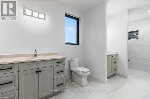 101 - 535 Isaac Street, South Bruce Peninsula, ON - Indoor Photo Showing Bathroom