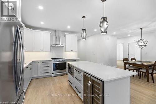 101 - 535 Isaac Street, South Bruce Peninsula, ON - Indoor Photo Showing Kitchen With Upgraded Kitchen