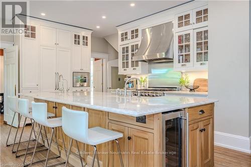 35 Queen Street, Guelph (Central East), ON - Indoor Photo Showing Kitchen With Upgraded Kitchen