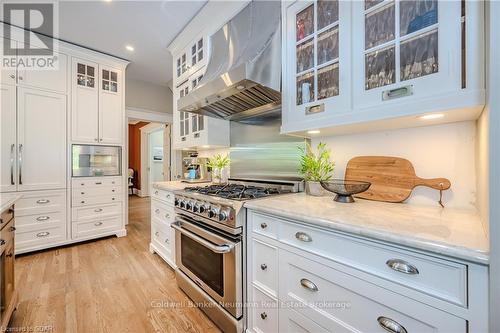 35 Queen Street, Guelph (Central East), ON - Indoor Photo Showing Kitchen With Upgraded Kitchen