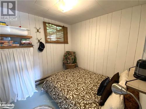 11001 Crane Lake Drive S, Algonquin Highlands, ON - Indoor Photo Showing Bedroom