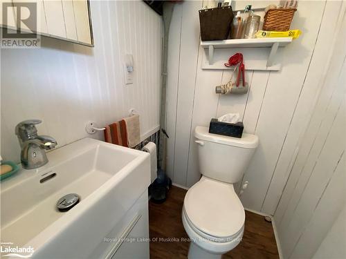 11001 Crane Lake Drive S, Algonquin Highlands, ON - Indoor Photo Showing Bathroom