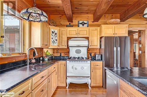 545413 4A Side Road, Grey Highlands, ON - Indoor Photo Showing Kitchen