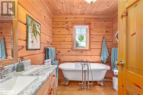 545413 4A Side Road, Grey Highlands, ON - Indoor Photo Showing Bathroom