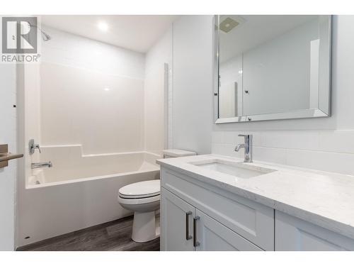 7031 Hillu Road, Prince George, BC - Indoor Photo Showing Bathroom