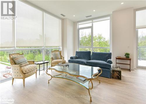 437 - 415 Sea Ray Avenue, Innisfil, ON - Indoor Photo Showing Living Room