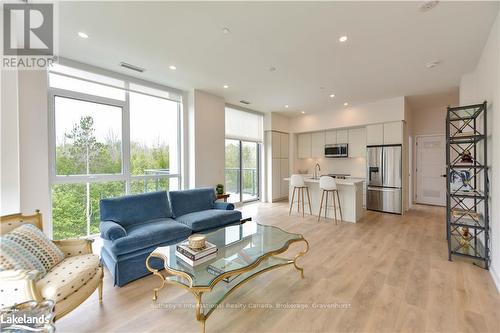 437 - 415 Sea Ray Avenue, Innisfil, ON - Indoor Photo Showing Living Room