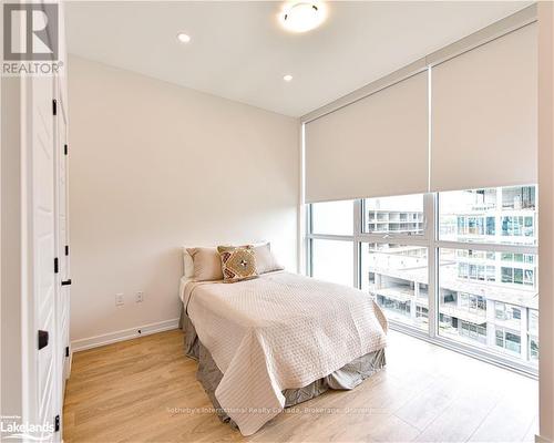 437 - 415 Sea Ray Avenue, Innisfil, ON - Indoor Photo Showing Bedroom