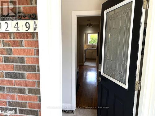 249 Pine Street, Collingwood, ON - Indoor Photo Showing Other Room