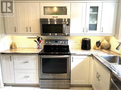 249 Pine Street, Collingwood, ON - Indoor Photo Showing Kitchen