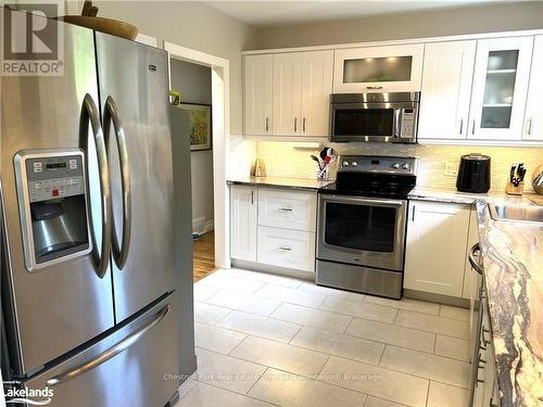 249 Pine Street, Collingwood, ON - Indoor Photo Showing Kitchen