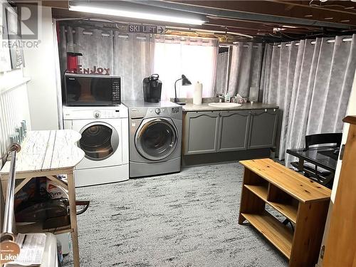 249 Pine Street, Collingwood, ON - Indoor Photo Showing Laundry Room