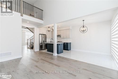 5 Rosanne Circle, Wasaga Beach, ON - Indoor Photo Showing Kitchen