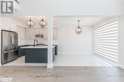 5 Rosanne Circle, Wasaga Beach, ON - Indoor Photo Showing Kitchen With Stainless Steel Kitchen