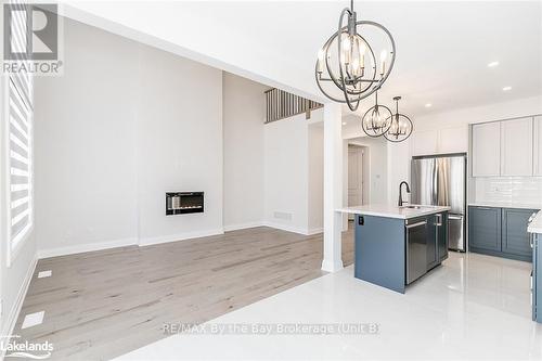 5 Rosanne Circle, Wasaga Beach, ON - Indoor Photo Showing Kitchen With Stainless Steel Kitchen