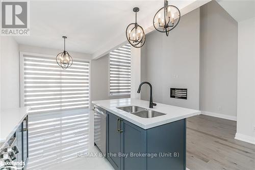 5 Rosanne Circle, Wasaga Beach, ON - Indoor Photo Showing Kitchen With Double Sink