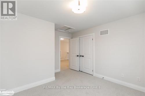 5 Rosanne Circle, Wasaga Beach, ON - Indoor Photo Showing Other Room