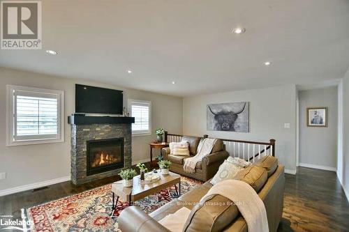 117 Stanley Street, Collingwood, ON - Indoor Photo Showing Living Room With Fireplace