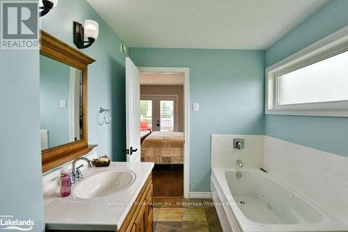 117 Stanley Street, Collingwood, ON - Indoor Photo Showing Bathroom