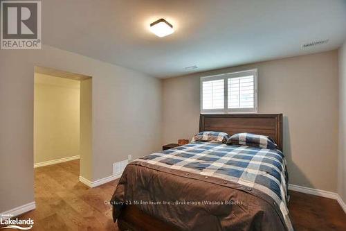 117 Stanley Street, Collingwood, ON - Indoor Photo Showing Bedroom