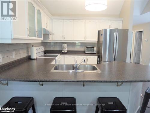 23 Green Briar Drive, Collingwood, ON - Indoor Photo Showing Kitchen With Double Sink