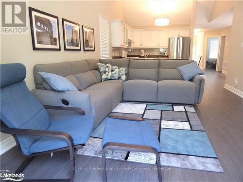 23 Green Briar Drive, Collingwood, ON - Indoor Photo Showing Living Room