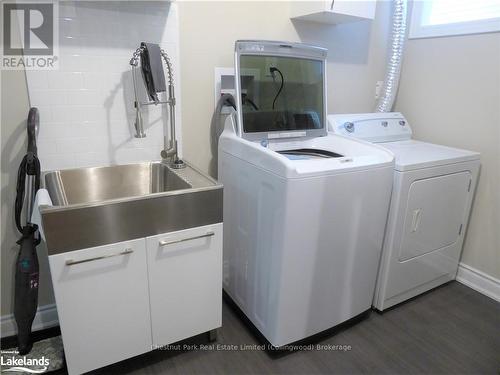 23 Green Briar Drive, Collingwood, ON - Indoor Photo Showing Laundry Room