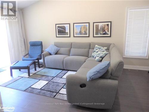 23 Green Briar Drive, Collingwood, ON - Indoor Photo Showing Living Room