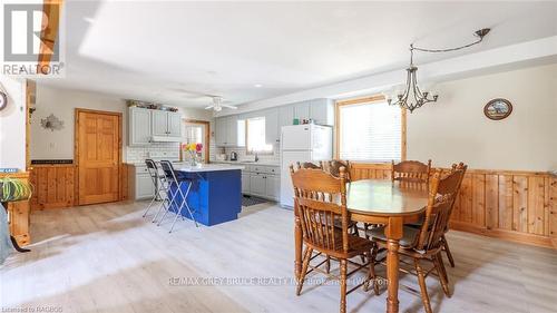 11 Silversides Pt Road, Northern Bruce Peninsula, ON - Indoor Photo Showing Dining Room